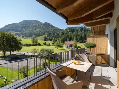 Ein allgemeiner Bergblick oder ein Berglick von der Ferienwohnung aus
