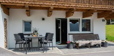 Das Gebäude in dem sich das Ferienhaus befindet