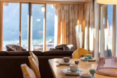 Ein Sitzbereich in der Unterkunft Schöneben Hochfeld Hütte