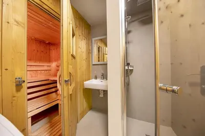 Ein Badezimmer in der Unterkunft Schöneben Chalet Hohe Tauern Blick