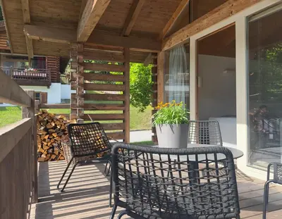 Ein Balkon oder eine Terrasse in der Unterkunft Schöneben Chalet Schneerose