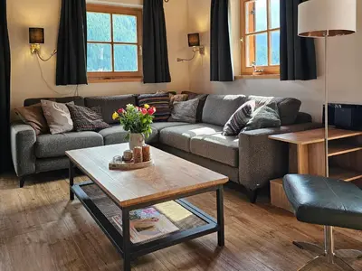 Ein Sitzbereich in der Unterkunft Schöneben Chalet Vienna