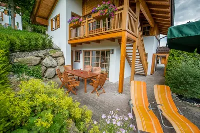 Ein Garten an der Unterkunft Schöneben Chalet Drei Sonnen