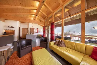 Ein Sitzbereich in der Unterkunft Schöneben Chalet Anton