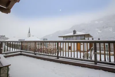 Schöneben Haus Alpenglöckchen im Winter