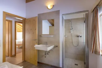 Ein Badezimmer in der Unterkunft Schöneben Haus Anemone