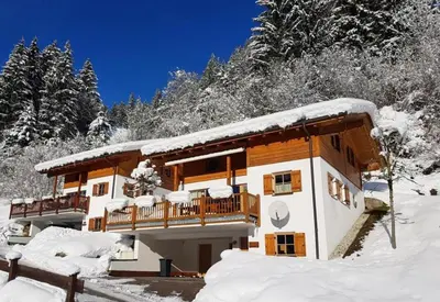 Schöneben Berghütte im Winter