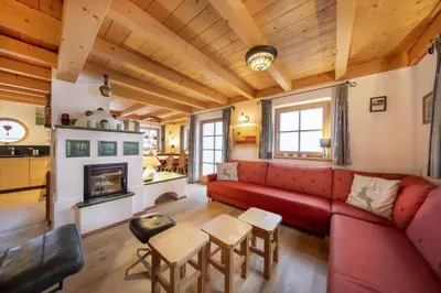 Ein Sitzbereich in der Unterkunft Schöneben Chalet Sonnenwende