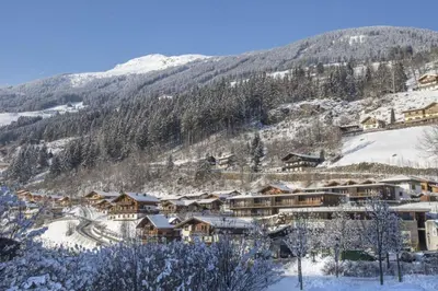 Ein allgemeiner Bergblick oder ein Berglick von des Ferienhauses aus