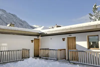 Ein allgemeiner Bergblick oder ein Berglick von des Ferienhauses aus