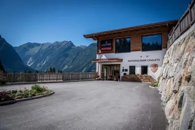 Ein allgemeiner Bergblick oder ein Berglick von des Ferienhauses aus
