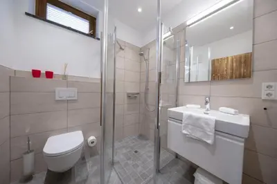 Ein Badezimmer in der Unterkunft Nationalpark Chalet Arventalspitze