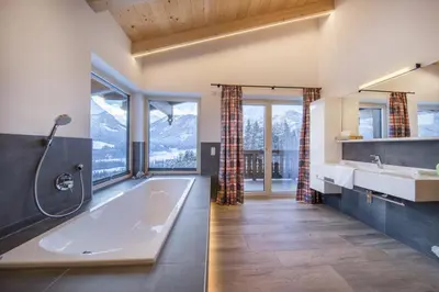Ein Badezimmer in der Unterkunft Nationalpark Chalet Hohes Aderl