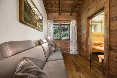 Ein Sitzbereich in der Unterkunft Nationalpark Chalet Reichenbergerspitze