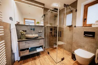 Ein Badezimmer in der Unterkunft Nationalpark Chalet Kleinvenediger