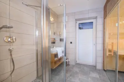 Ein Badezimmer in der Unterkunft Nationalpark Chalet Hohe Warte