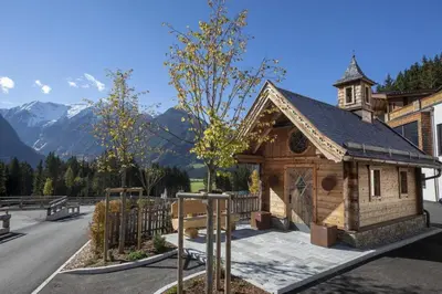 Ein allgemeiner Bergblick oder ein Berglick von des Ferienhauses aus