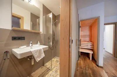 Ein Badezimmer in der Unterkunft Nationalpark Chalet Kreuzspitze