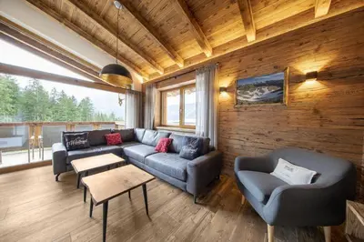 Ein Sitzbereich in der Unterkunft Nationalpark Chalet Malhamhorn