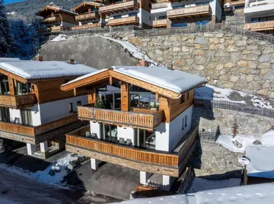 Das Gebäude in dem sich das Ferienhaus befindet