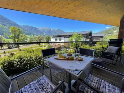 Ein allgemeiner Bergblick oder ein Berglick von der Ferienwohnung aus