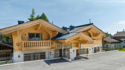 Das Gebäude in dem sich das Ferienhaus befindet