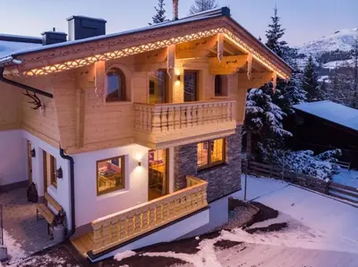 Das Gebäude in dem sich das Ferienhaus befindet