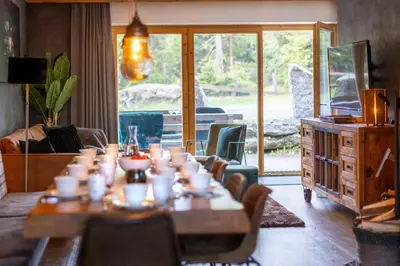 Ein Sitzbereich in der Unterkunft Chalet Zillertal Arena 3