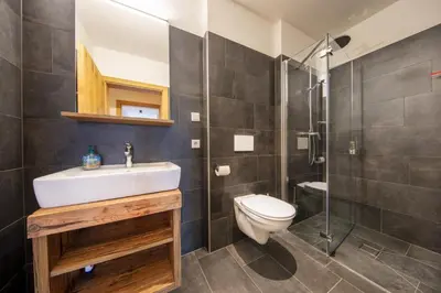 Ein Badezimmer in der Unterkunft Edelweisshaus Top 10