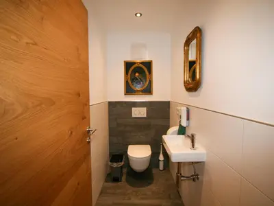 Ein Badezimmer in der Unterkunft Apartment Erzherzog's Apts Kaiser und Alpenlodge by Interhome