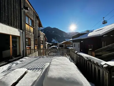 Ein allgemeiner Bergblick oder ein Berglick von des Ferienhauses aus