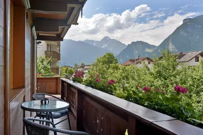 Ein allgemeiner Bergblick oder ein Berglick von der Ferienwohnung aus