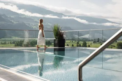 Ein allgemeiner Bergblick oder ein Berglick von des Hotels aus