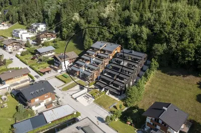 Das Gebäude in dem sich das Ferienhaus befindet