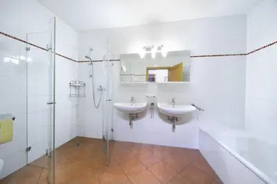 Ein Badezimmer in der Unterkunft Residenz Sonnenfeld Top 4