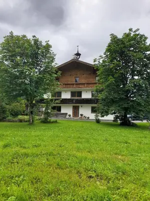 Ein Garten an der Unterkunft Ferienwohnung Haider