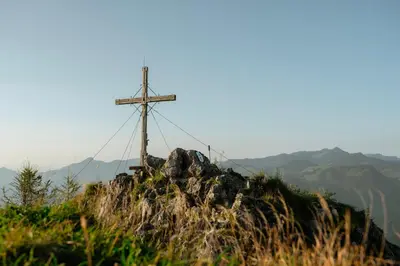 Ein allgemeiner Bergblick oder ein Berglick von der Ferienwohnung aus