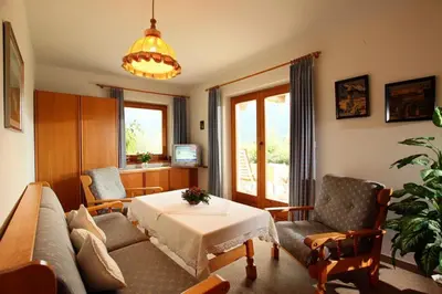 Ein Sitzbereich in der Unterkunft Appartements Höck