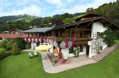 Ein allgemeiner Bergblick oder ein Berglick von der Ferienwohnung aus