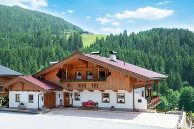 Ein allgemeiner Bergblick oder ein Berglick von der Ferienwohnung aus