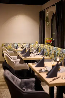 Ein Sitzbereich in der Unterkunft Boutique House happYellow Saalbach
