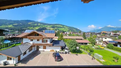 Ein allgemeiner Bergblick oder ein Berglick von der Ferienwohnung aus