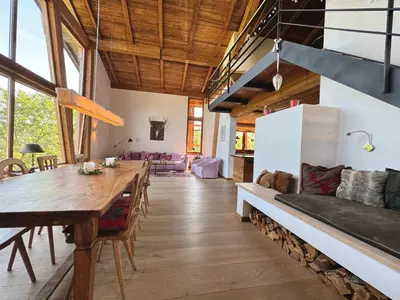 Ein Sitzbereich in der Unterkunft KitzCharme Penthouse by belle-stay