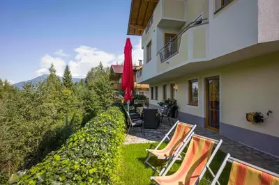 Ein allgemeiner Bergblick oder ein Berglick von der Ferienwohnung aus