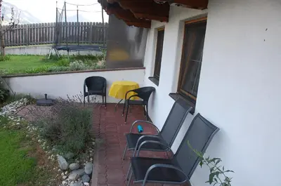 Ein Garten an der Unterkunft Haus hart im Zillertal appartement