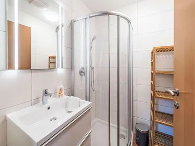Ein Badezimmer in der Unterkunft Apartment Evi by Interhome