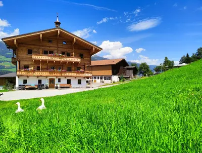 Das Gebäude in dem sich die Ferienwohnung befindet