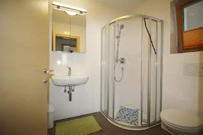 Ein Badezimmer in der Unterkunft Ferienwohnung Tobias
