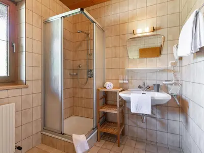 Ein Badezimmer in der Unterkunft Zellner Top 4 und 5