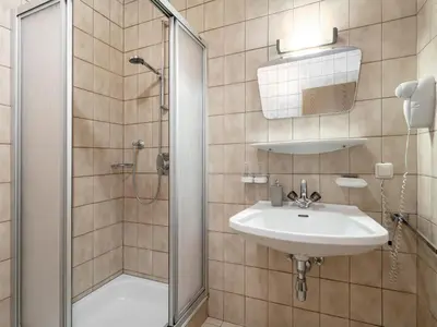 Ein Badezimmer in der Unterkunft Zellner Top 4 und 5